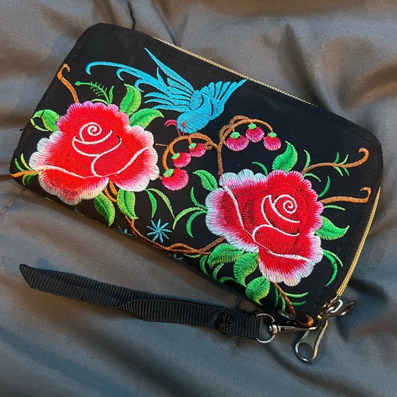 Wristlet wallet - Picture 2 of 3